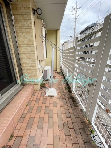 横浜市泉区中田西２丁目の賃貸マンションの庭