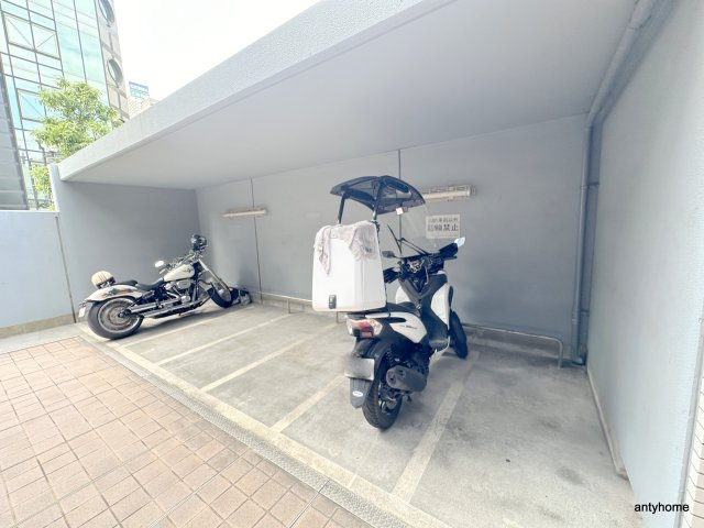 ディーグラフォート大阪NYタワーHIGOBASI　仲介手数料無料の駐車場