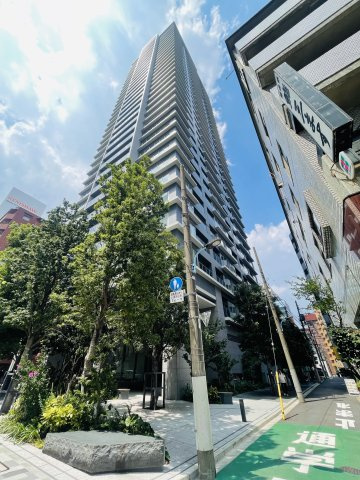 クラッシィタワー新宿御苑の外観