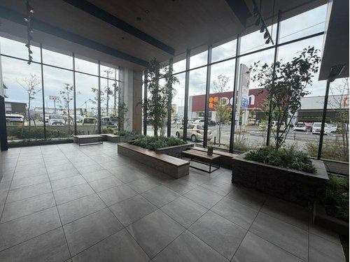 デュオヒルズ能登川駅前のエントランス|共用部