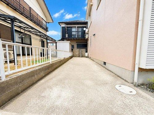 野洲市久野部の駐車場|現地（2026年6月）撮影