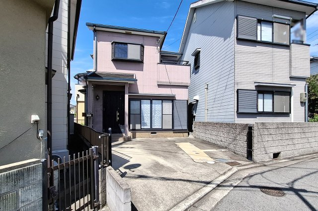 岸和田市極楽寺町1丁目の前面道路含む現地写真|前面道路を含む外観
