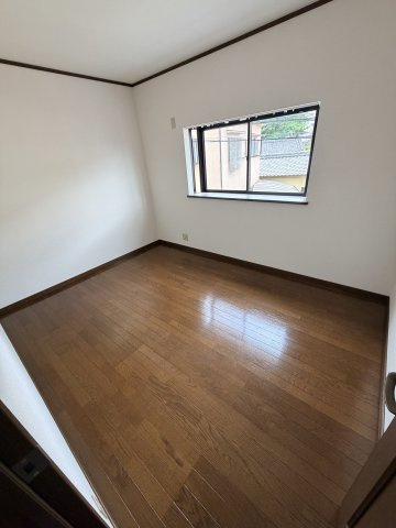 南河内郡太子町山田481-8の洋室