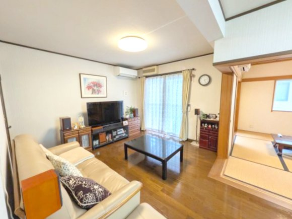 和泉市観音寺町戸建（三井ホーム・ツーバイフォー住宅）の居間・リビング