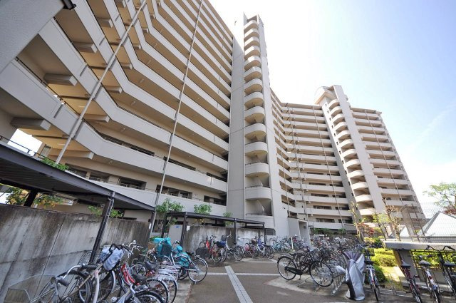 メゾンドール・ラーバン和泉I番館の駐輪場|自転車置場