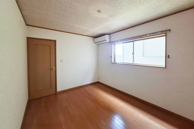 岸和田市西之内町の子供部屋|洋室2