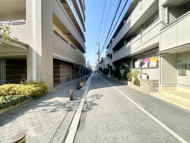 セントパークス平野公園のその他|建物まわりの道路は見通しがよく、周辺は穏やかな住宅街の雰囲気。落ち着いた住環境も感じられます♪