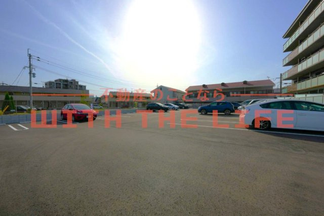 ステラガーデン【キャッシュバック対象物件】の駐車場|※同シリーズ別物件の写真　※現状優先