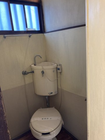 赤羽南1丁目戸建てのトイレ