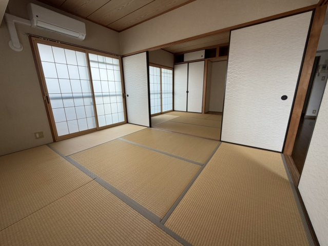 ホワイトキャッスル折尾東の和室