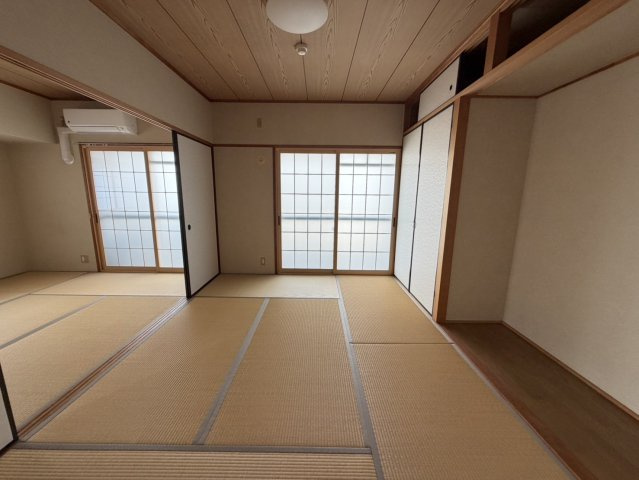 ホワイトキャッスル折尾東の和室
