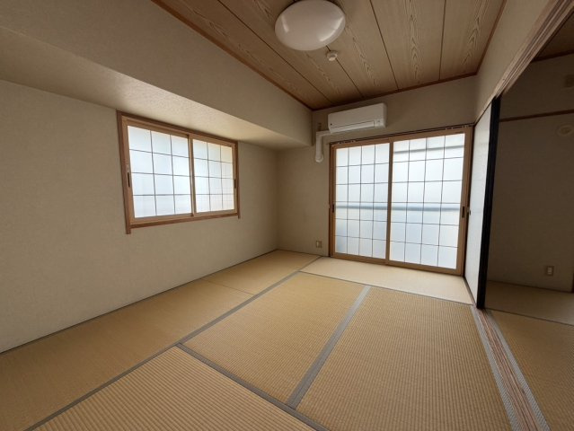 ホワイトキャッスル折尾東の和室