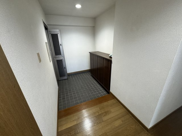 ホワイトキャッスル折尾東の玄関