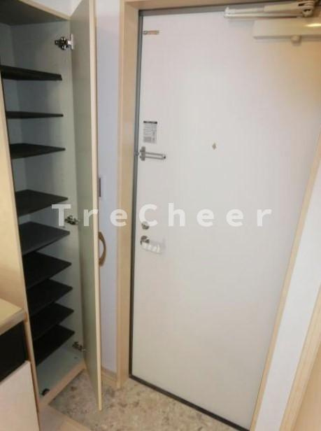 シャトレバレ町屋の玄関