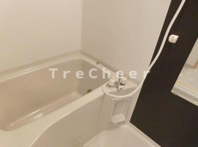 シャトレバレ町屋の浴室