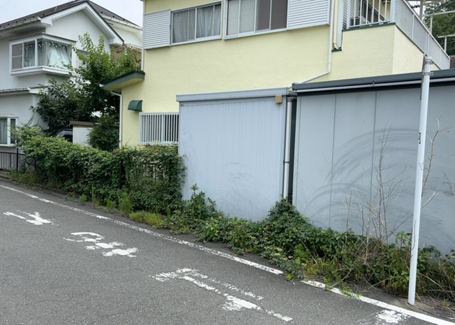 【外観】 | 土地の面積＝住宅面積ではありません。建ぺい率の問題などで、土地のある場所によって住宅を建てられる面積は限られています。高さもしかり、「土地」という言葉の中には、建築条件も含まれると考えておきましょう。