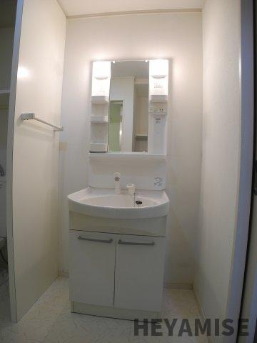 Jプレイス宝町の洗面所|※類似間取りの別のお部屋の写真です※