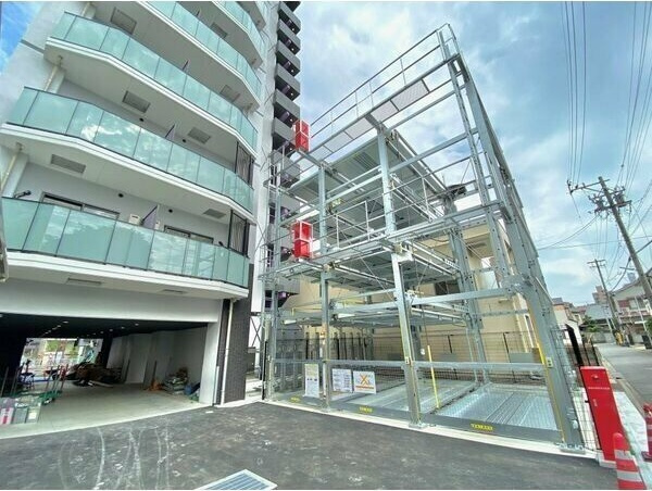 S-RESIDENCE平安通の駐車場