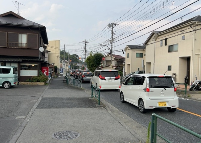【外観】 | 物件の詳細については、現地を見てわかること以外に、役所や法務局などで調べないとわからないことがあります。そのため、現地に行く場合は、もしこの物件を買ったらどのような生活ができるかをイメージしましょう。