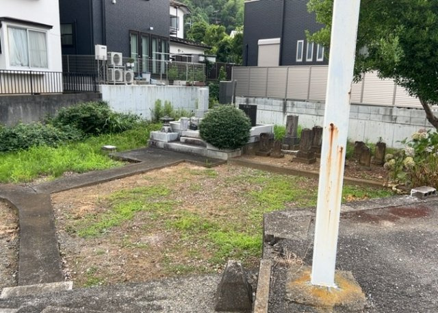 【外観】 | 土地購入を検討されている場合、境界杭がない状態で購入してしまうと境界確定測量をする必要があり、費用がかかります。購入の前に、売主、隣土地所有者立ち合いのもと境界を確定し境界杭を設置するのがベストです。