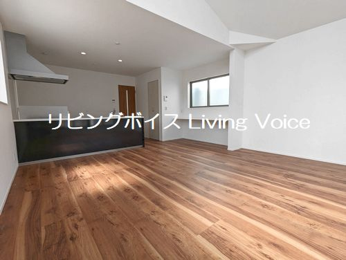 【仲介手数料０円】相模原市南区東林間6丁目　新築一戸建て　全3棟の居間・リビング|相模原市南区東林間6丁目　新築一戸建て　全3棟