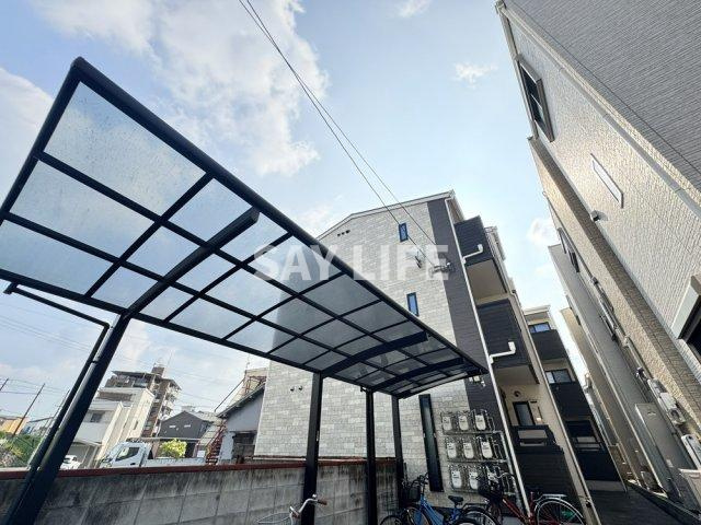 ウエスト・コートの外観