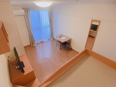 レオパレスコンフォート安倉の寝室