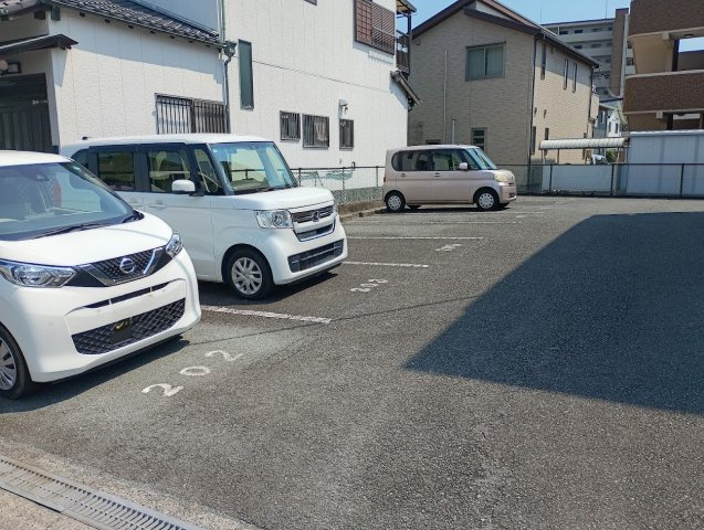 レジデンス曳馬Ⅱの駐車場