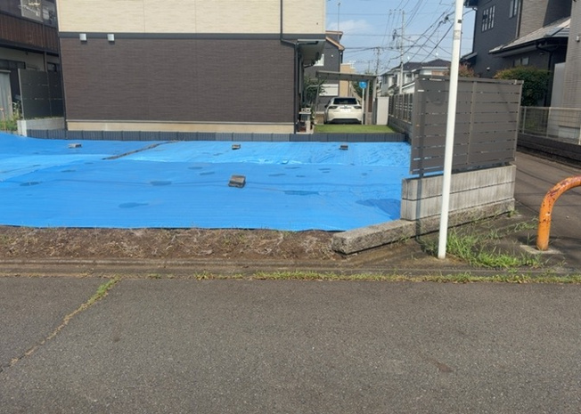 【外観】 | 隣家の土地はどうなっているのか、生活利便施設が近くにあるのか、学校まで近いかなど、お客様のライフスタイルにあわせたイメージが重要です。また、近くにあると困る施設が近くにないかも確認するといいでしょう。