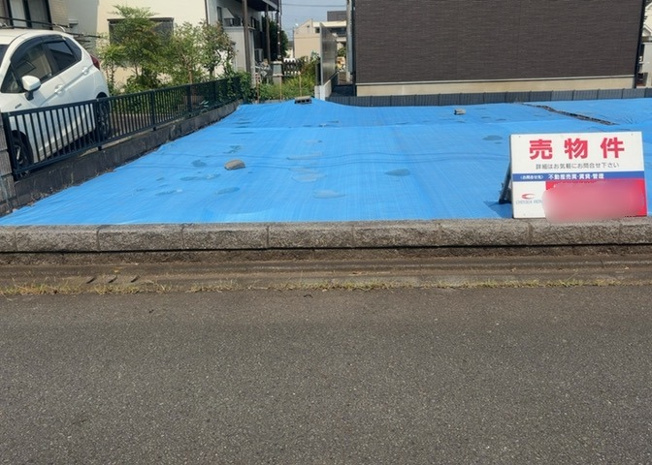 【外観】 | 家を建てる前提で土地を探している場合、地盤の丈夫さは譲れない条件の一つです。地盤が脆弱だと追加工事が必要となります。また、過去に地盤沈下や液状化現象を起こした土地は、できるだけ避けた方がいいでしょう。