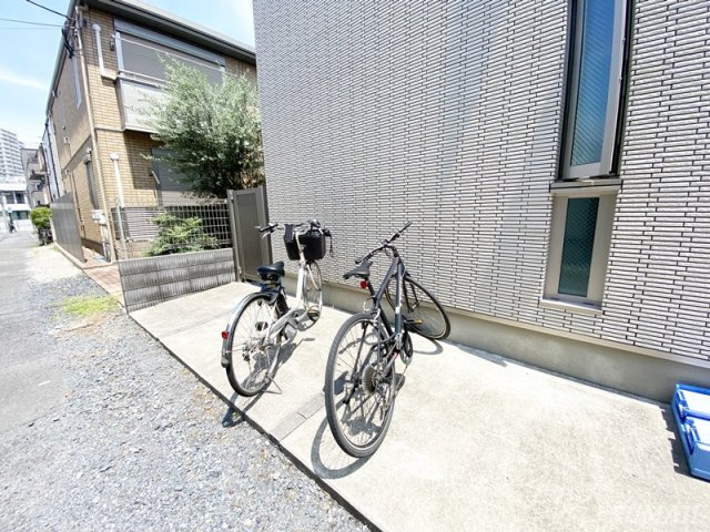 コンフォール王子神谷のその他共用部分|駐輪場です☆