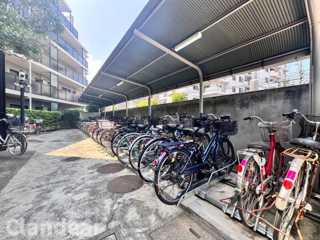 クレアール草加の駐輪場|ドキドキの新生活も、安心してスタート。ぴったりの住まいを見つけませんか？クランディアが一緒に住まい選びをサポートします‼　まずは、お気軽にお問合せください　＃クランディア