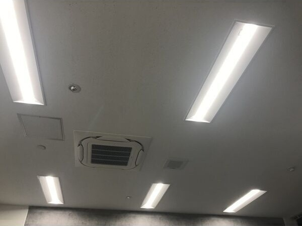 主税ビルの内装