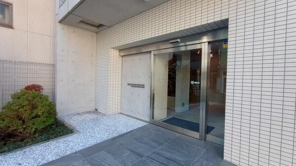 クレイシア入谷竜泉のエントランス