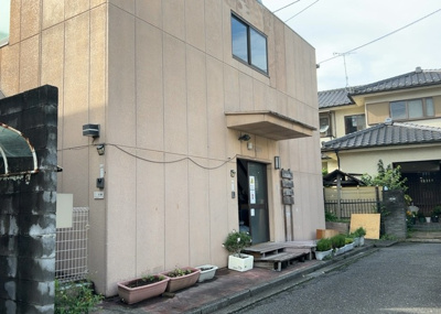 【設備】 | 事務所 | 設備と言っても種類が多く、欲しいものすべてが設置されていることは少ないでしょう。そのため、予めご家族でどの設備が必須になるかなどを決めてから現地を見学することでより住み始めの想像が出来ていいでしょう。