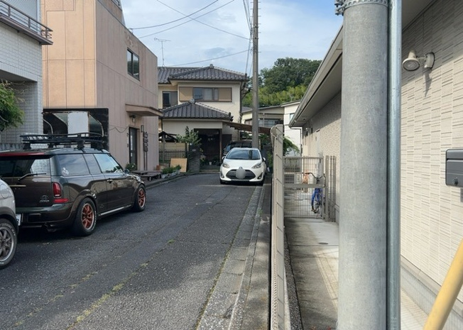 【展望】 | 事務所 | 桜や紅葉の名所に出かける人は多いと思いますが、家にいながら季節の移ろいを感じる生活を送りませんか？リビングや窓から見える景色が生活を彩るワンポイントに！現地から見える景色を堪能してみては如何でしょう。