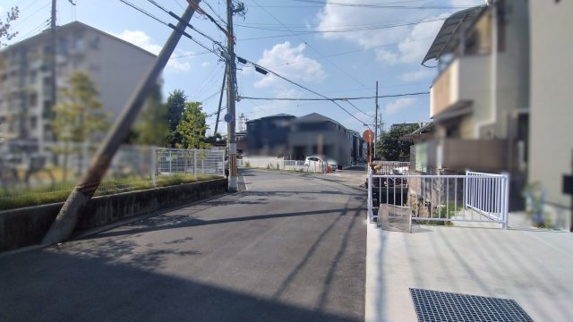 尼崎市西昆陽　新築戸建の前面道路含む現地写真