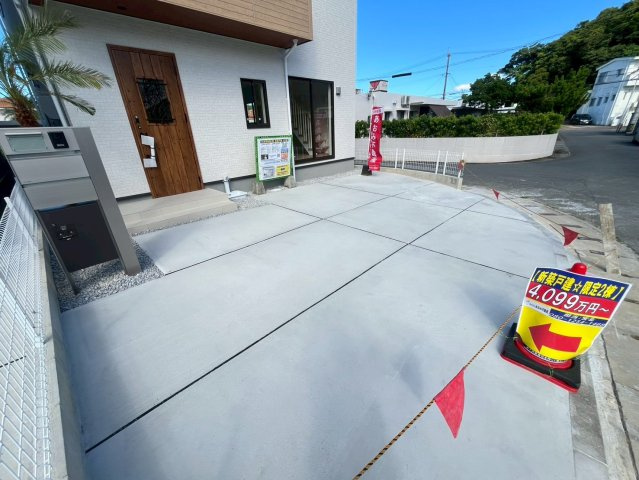 北中城村美崎新築戸建て1号棟（全2棟）の駐車場|同施工会社の別物件画像です。参考としてご覧ください。