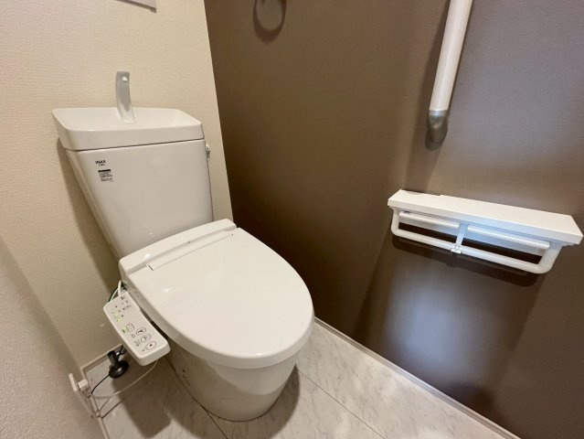 北中城村美崎新築戸建て1号棟（全2棟）のトイレ|同施工会社の別物件画像です。参考としてご覧ください。