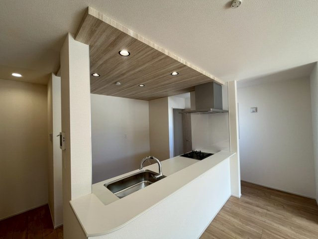 北中城村美崎新築戸建て1号棟（全2棟）のキッチン|同施工会社の別物件画像です。参考としてご覧ください。