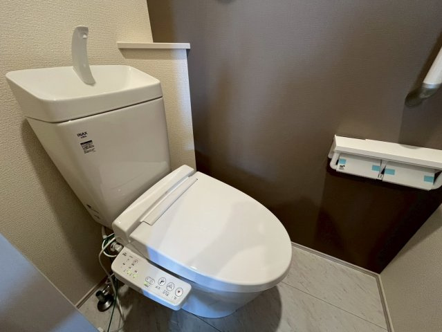 北中城村美崎新築戸建て1号棟（全2棟）のトイレ|同施工会社の別物件画像です。参考としてご覧ください。