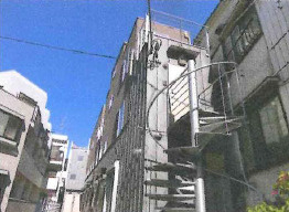 板橋区弥生町のアパートのエントランス