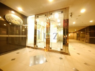グリフィン横浜桜木町参番館のエントランス