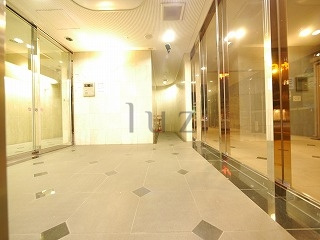 グリフィン横浜桜木町参番館のエントランス