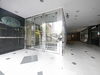 グリフィン横浜桜木町参番館のエントランス