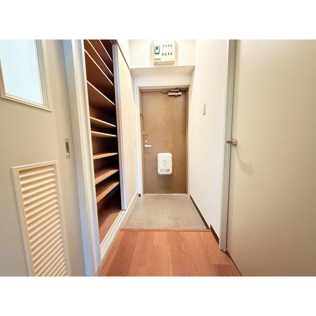 横浜市戸塚区矢部町の賃貸マンションの玄関