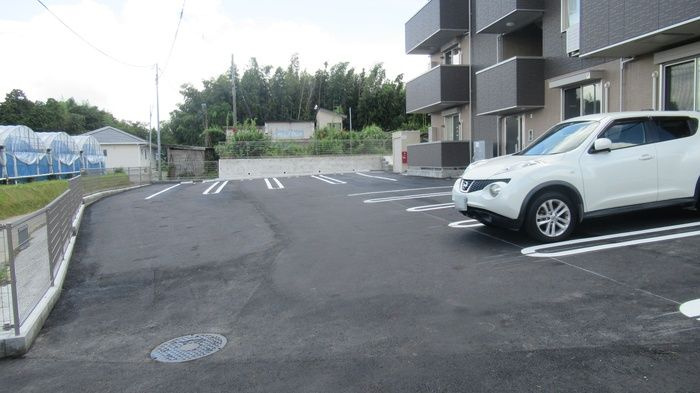 サン　ベノアの駐車場