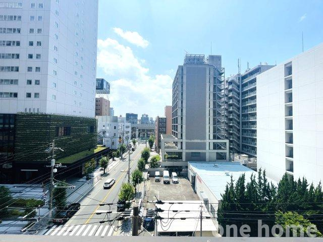 ロイヤルハイツ新大阪の展望|◆南側バルコニーからの眺望です！新大阪駅近くで周辺には高い建物が多いですが、その中でも開放感のある眺望です！