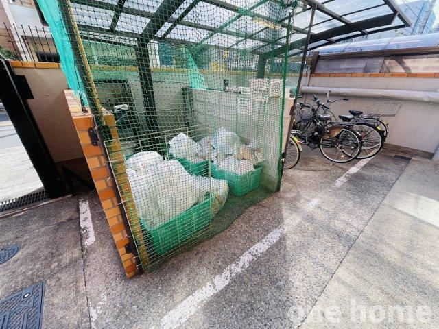 ロイヤルハイツ新大阪のその他共用部分|◆マンション敷地内にゴミステーションがございます！