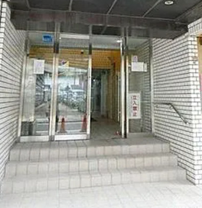 グローリア初穂高田馬場のエントランス